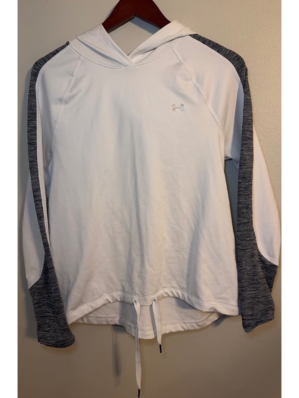 Under Armour Women's Medium White and Gray ColdGear Hoodie